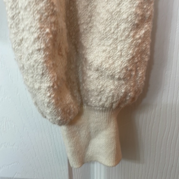 Sweater - Picture 4 of 6